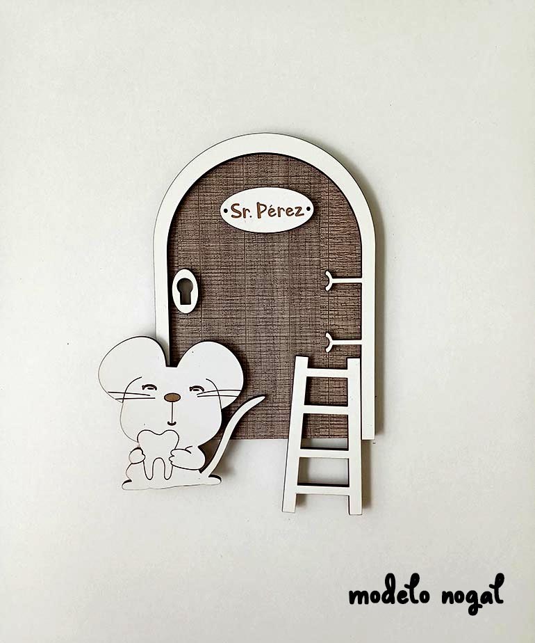 Puerta Ratóncito Pérez de madera